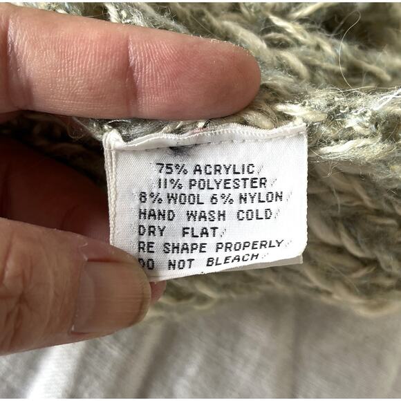 RARE Vintage Liz Claiborne Accessories Winter Hat and Scarf Set - Picture 5 of 6